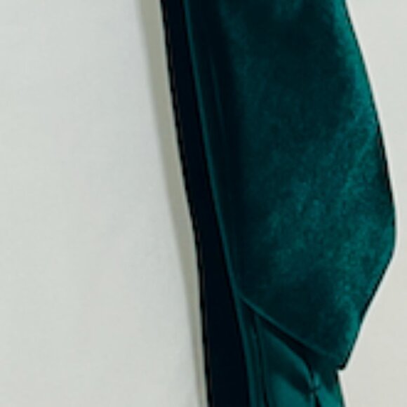 Murano Deep Emerald Green Velvet Solid Tie - Refined yet quietly daring - NWT - Picture 2 of 7